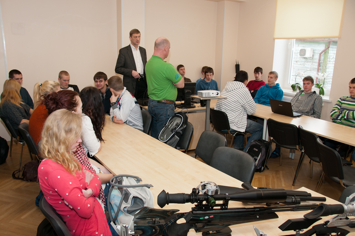 Sissejuhatuseks räägiti field-target laskmisspordi kujunemisest Eestis